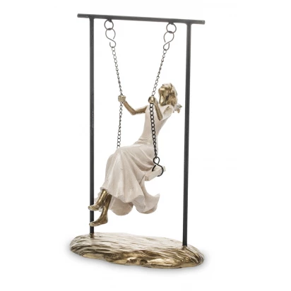 Kobieta na huśtawce figurka Family 130460