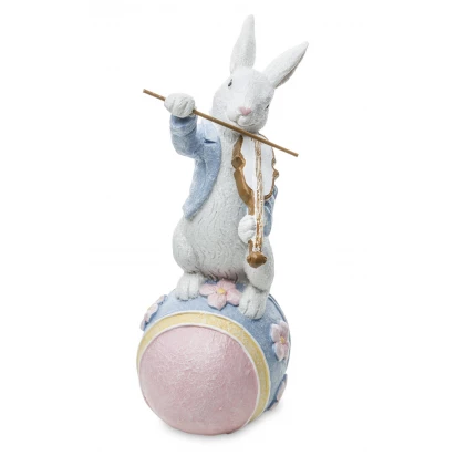 Królik zając na pisance we fraku grający na skrzypcach figurka 19cm Axel 127775