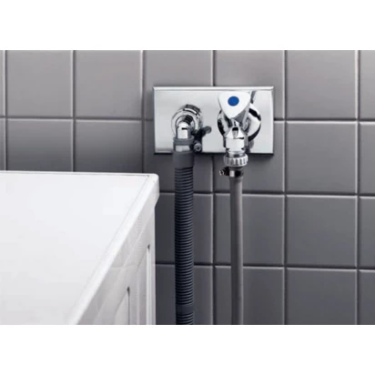 Syfon do wbudowania w ścianę z zaworem czerpalnym Viega 369156