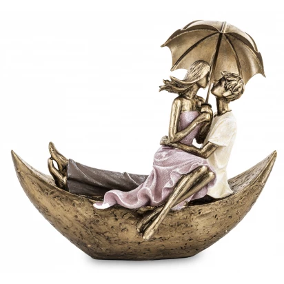 Zakochana para z parasolem na łódce figurka 24cm Family 145053